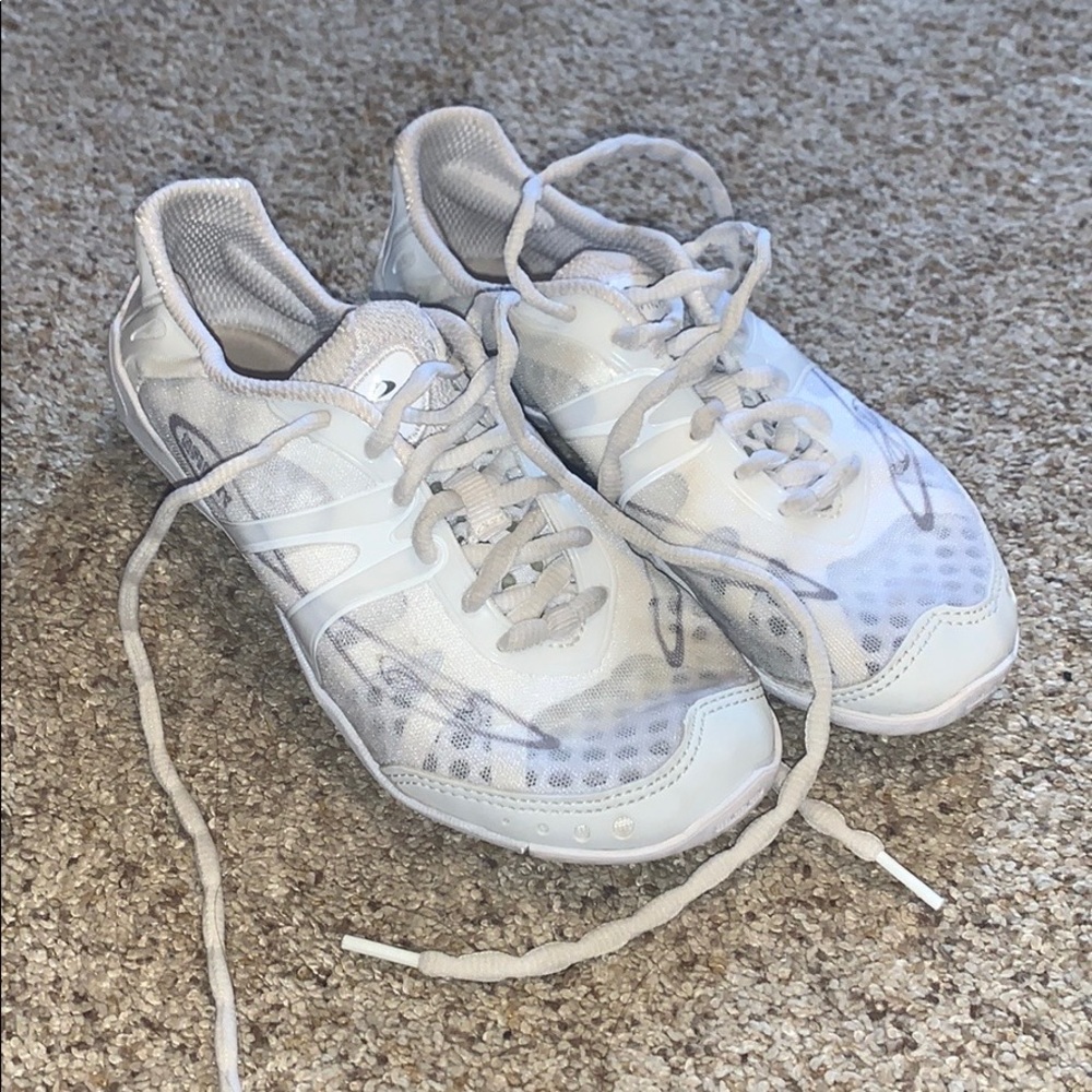 Nfinity vengeance cheer shoes.